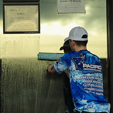 Commercial-Window-Washing-in-Pullman-WA 0